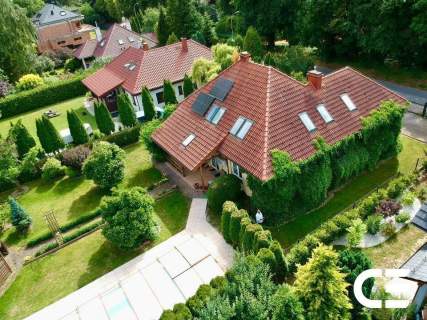 Dom z basenem i ogrodem Nieciszów