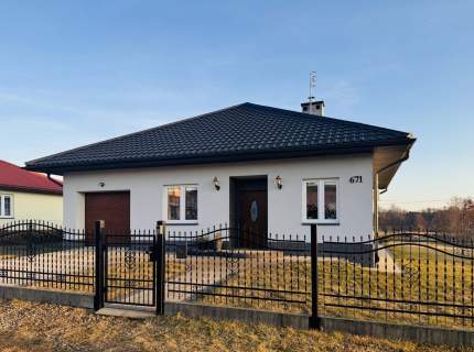 Parterowy dom z fotowoltaiką