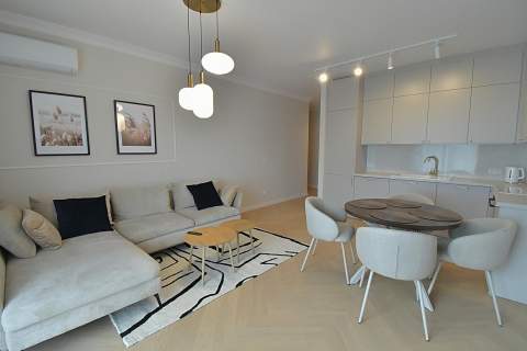 DO WYNAJĘCIA 3 pokoje balkon, klima PIERWSZY NAJEM