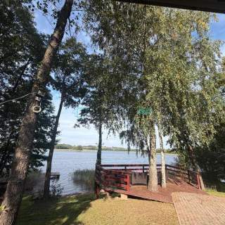 Niesamowita posiadłość nad jeziorem Gaładuś