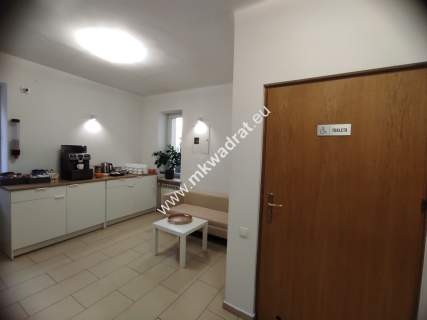 Bud. usługowy 360m2 - biura gabinety medyczn/kosm