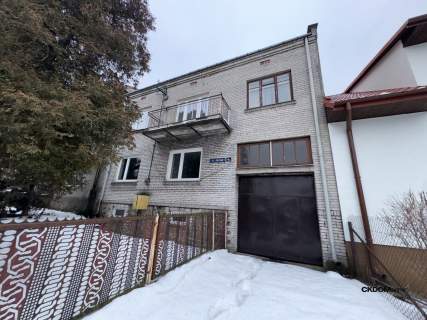 Dwa budynki mieszkalne i ponad 2000 m gruntu w Starachowicach