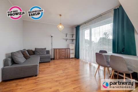 Jasna kawalerka z wielkim balkonem i strychem