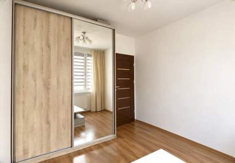 4 POKOJE 61 M BALKON OSTATNIE PIĘTRO CZYŻYNY