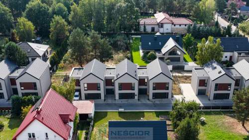 Segment narożny 140 m w stanie deweloperskim Garaż w bryle