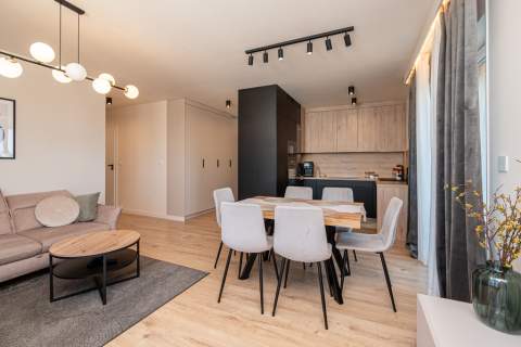 3-pokojowy apartament z balkonem - Na sprzedaż