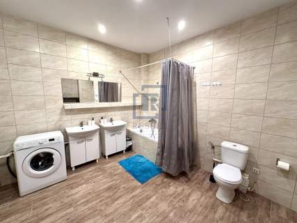 Wrocław Główny 5 pokoi Odnowiona kamienica