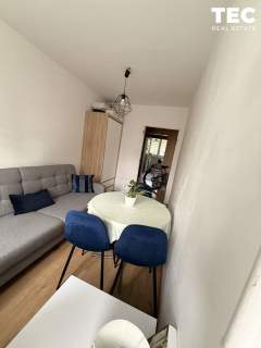3 pokoje /52,9 m /Duży balkon /Osiedle H / do remontu