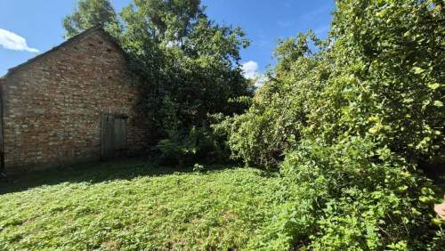 ZABYTKOWY DWÓR NAD RZEKĄ TINA - RÓŻANY k. Elbląga