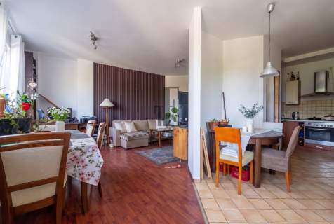 3 POKOJE 84,4 M 2 BALKONY GARAŻ