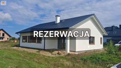 Nowoczesne domy na kameralnym osiedlu - stan zamknięty z elewacją