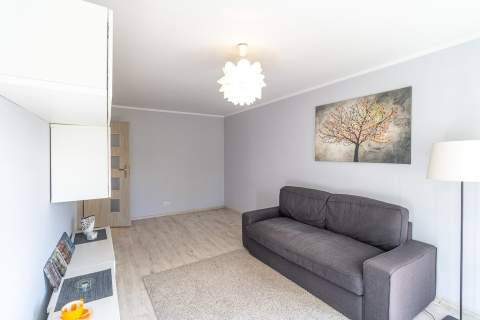 Lutomierska 2 pokoje po remoncie z balkonem