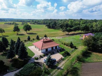 dom parterowy w lesie, działka 22ar Niepołomice