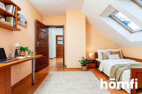 DUŻA DZIAŁKA 30 AR SAUNA 5 POKOI GARAŻ