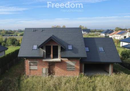 Dom przy lesie Działka 2210 m Ruchenna