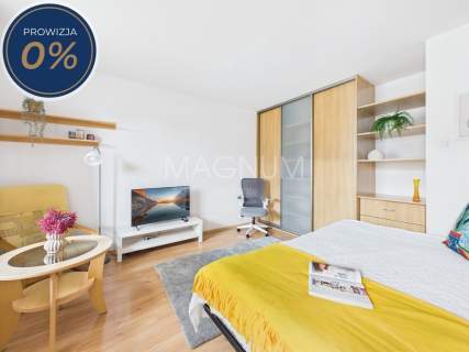 Przestronna kawalerka z dużym balkonem od zaraz