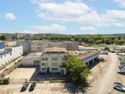 Biurowiec 2 Hale Plac - Nieruchomość inwestycyjna.