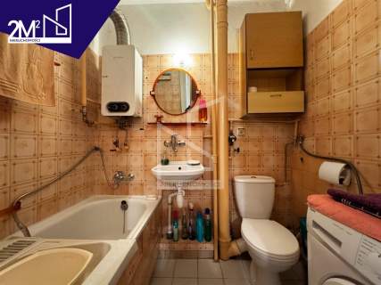 49,9 m 3 pokoje 2. piętro balkon piwnica