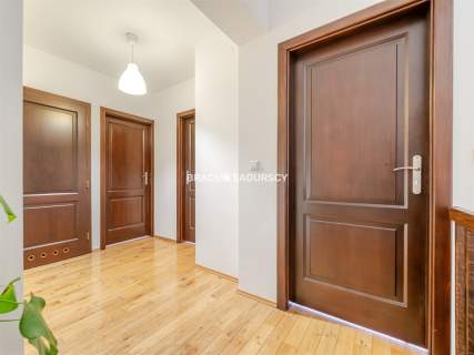 Duże dwupoziomowe mieszkanie 5 pokoi 88,8 m2