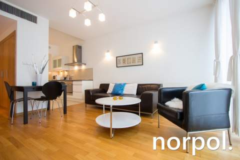 Angel Plaza Apartament 48 m z widokiem na ogród komórka, mi