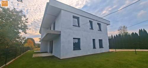 Miechów,widokowa okolica,dom z garażem