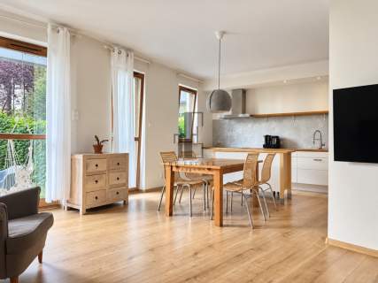 APARTAMENT Z DWOMA OGRODAMI 122 M MIASTECZKO