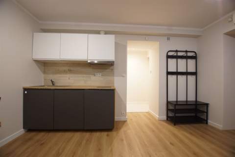 ul. CHOCIMSKA 25,14 m2 suterena