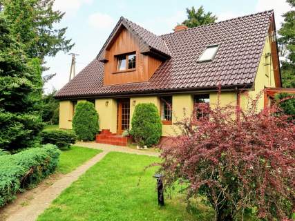 Dom z cegły plus 2 domki, 4700 m działka, 8 km od Bałtyku
