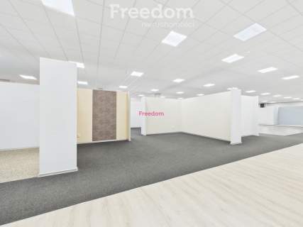 Na wynajem kompleks komercyjny przy DK9