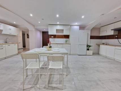 Inwestycyjne mieszkanie w suterenie - umeblowane 135 m2, 7 pokoi...