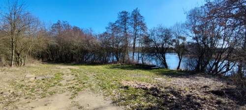 działka z linią brzegową