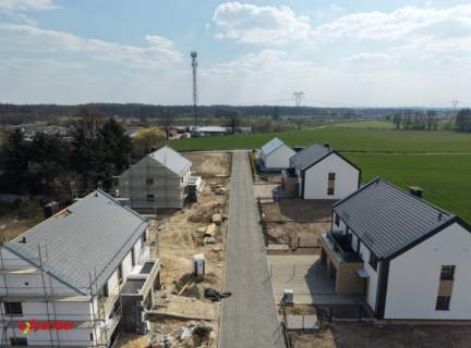 Dom w Łozinie - 473 m2 z garażem i dużą działką