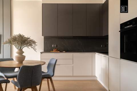 Wykończony apartament z antresolą i balkonem