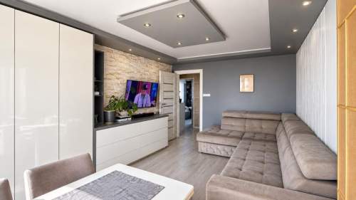 Północ 2 pokoje duży balkon winda po remoncie