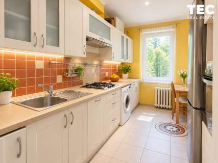 3 POKOJE 59,3 m PO REMONCIE BALKON NOWY TRAMWAJ ZIELEŃ P