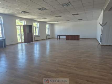 Lokal usługowy/ 200 m2 / Pułaskiego