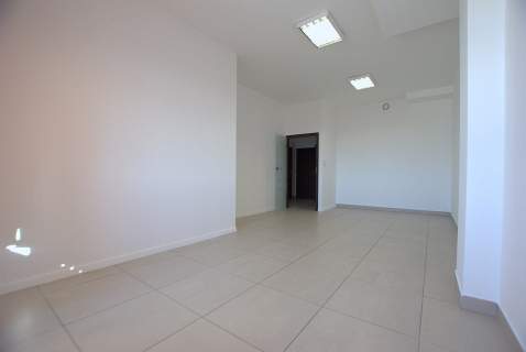 Lokal w nowoczesnym budynku w ścisłym centrum