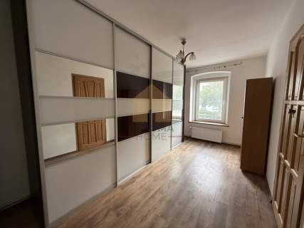61m2/2 pokoje/WYSOKI PARTER/ GARAŻ na pilota