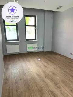 Elegancki lokal z witrynami, obok SOHO