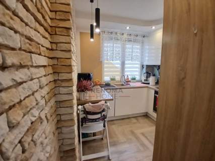 Bezczynszowe 1 piętro balkon piwnica