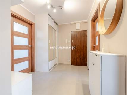 2 POKOJE 52 m BALKON OSOBNA KUCHNIA