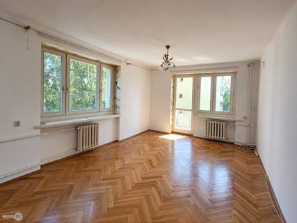 2 pokoje, 2 piętro, duży balkon, widok na skwer
