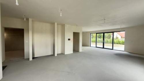 Ponad 60m2 salonu z kuchnią w nowoczenym domu klasy premium