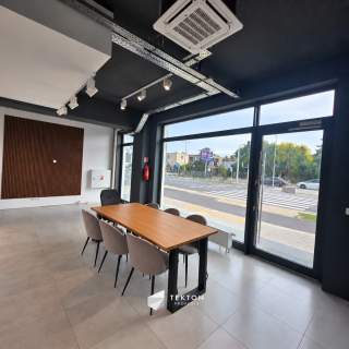 190M2 lokal do wynajęcia, parking, witryny