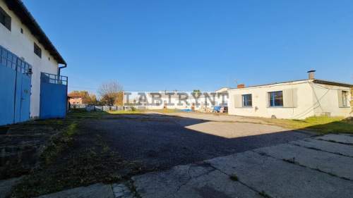 Hale, budynki pod działalność 327m2, działka 2400m2