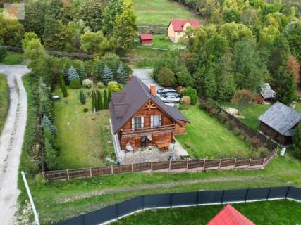 Drewniany dom z kominkiem w Beskidach Kurów k. Suchej Beskidzkiej