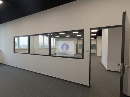 Włochy lokal biurowy 261,80 m2 do wynajęcia