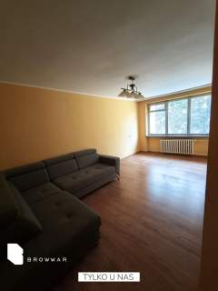 Wygodny układ, balkon i widok na zieleń