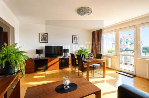 Wysoki standard, dobry rozkład Balkon, piwnica