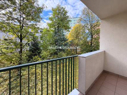 2 osobne pok, kuchnia, łazienka, balkon, piwnica